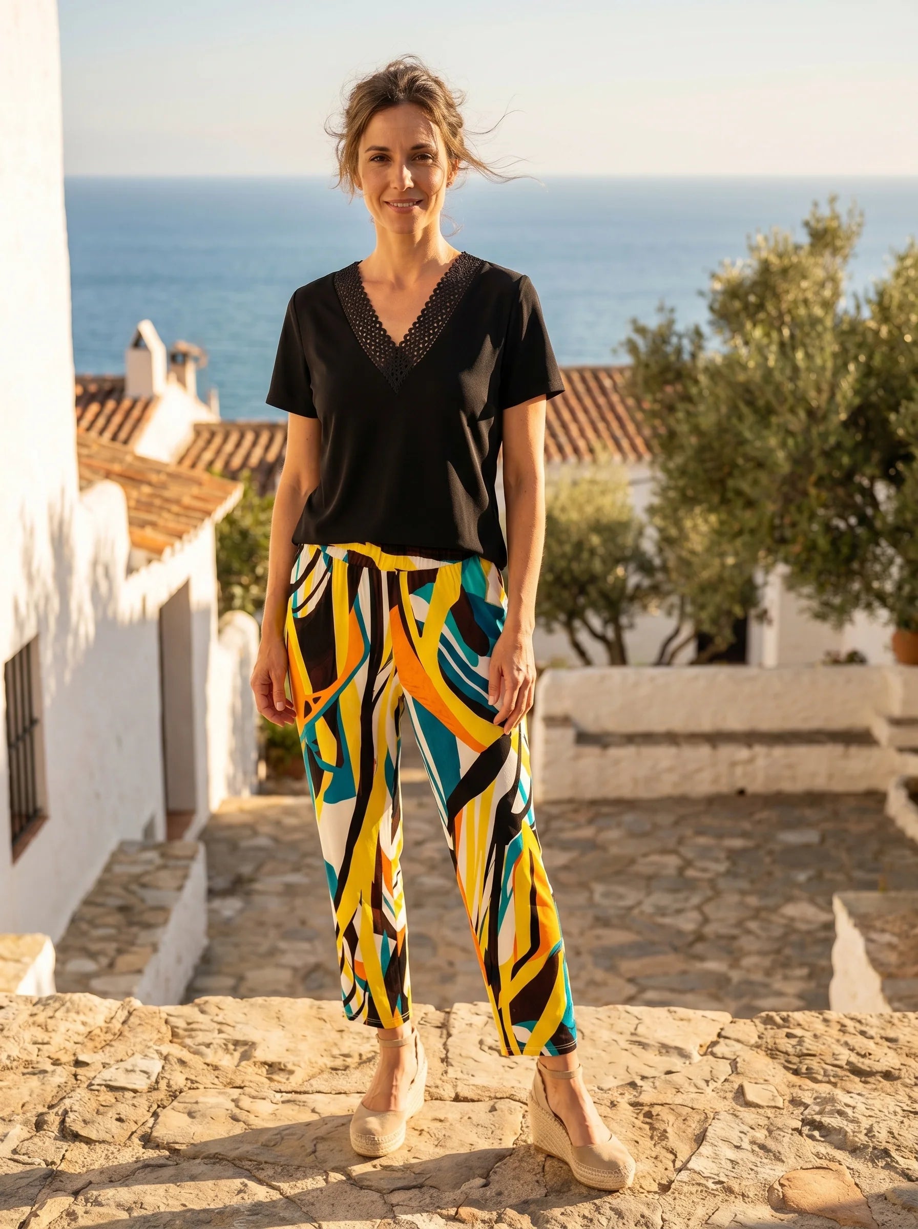 pantalón estampado amarillo de mujer