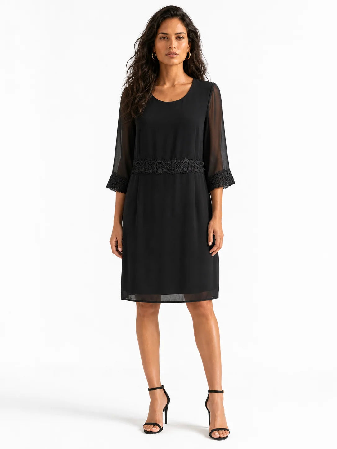 vestido negro de gasa para evento mujer en modelo, vista frontal
