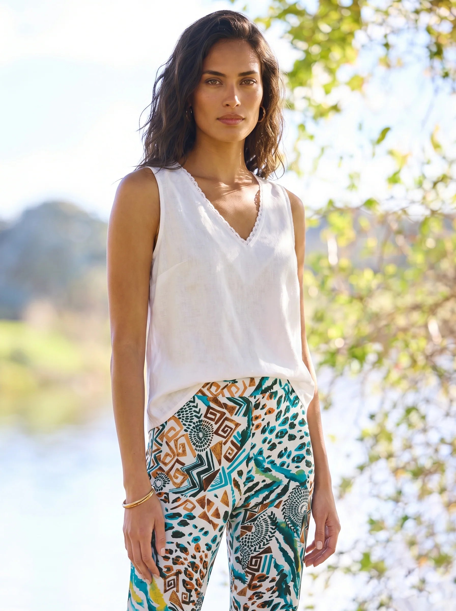 top blanco de lino sin mangas con crochet para mujer